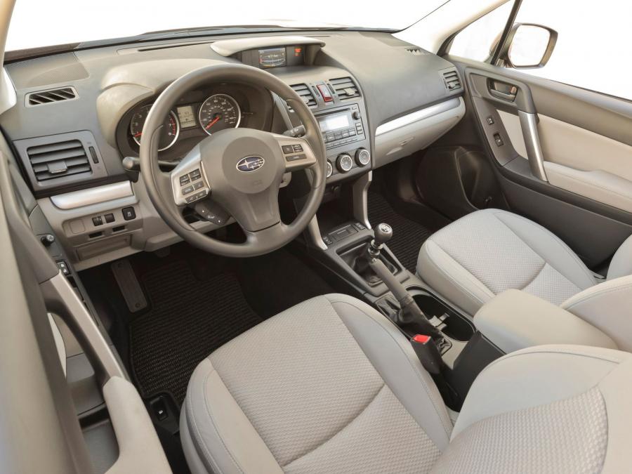  Subaru Forester 2.5i 2012 года  (US) (фото 4 из 17)